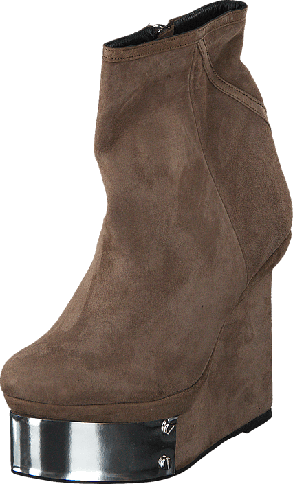 V Ave Shoe Repair - Plate Boot