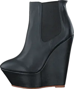 Friis & Company - Lise Black