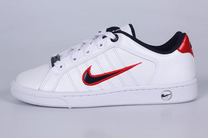 nike court tradition 2 plus