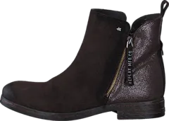 Replay - Valerie Dk Brown