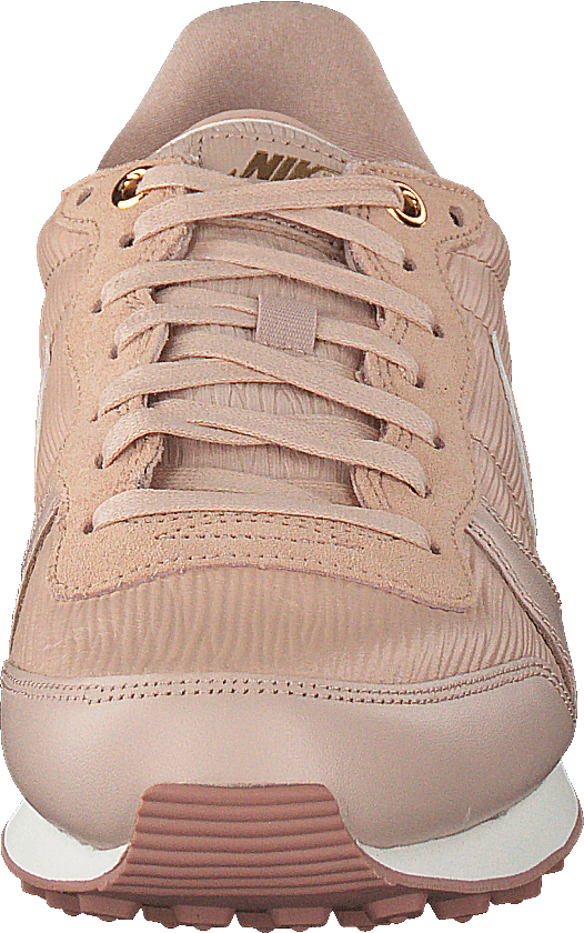 Beige nike new arrivals internationalist