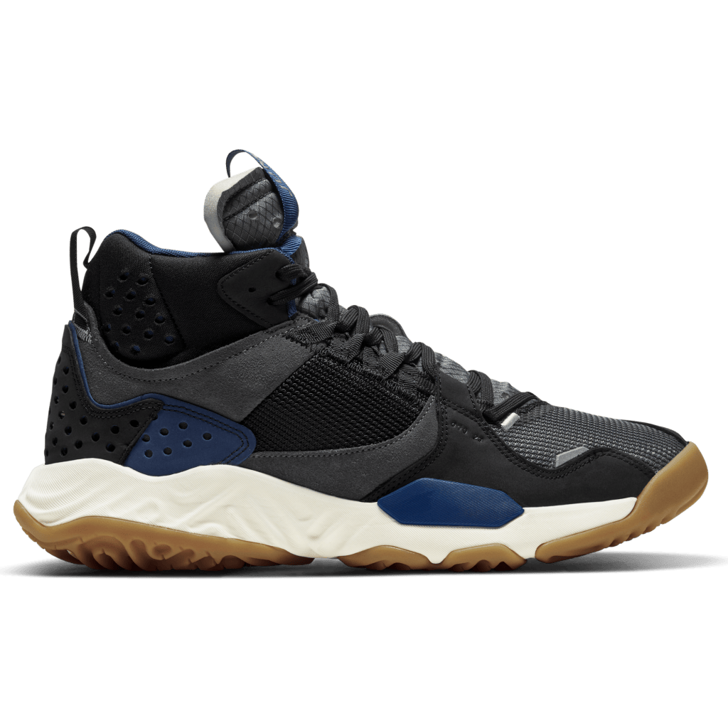 Jordan Delta Mid gym