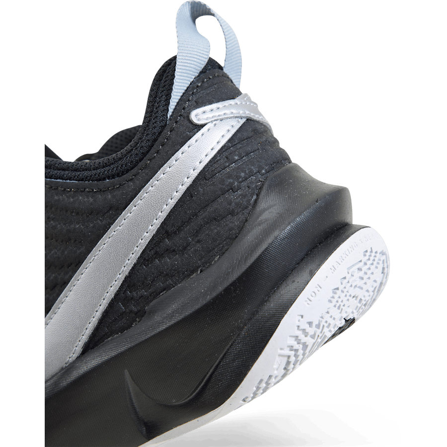 Team Hustle D 10 Big Kids' Basketball Shoes BLACK/METALLIC SILVER-VOLT-WHITE - Bild 8