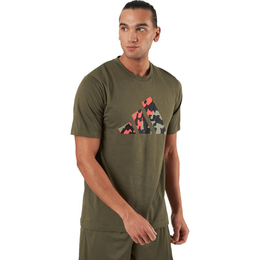 Train Essentials Seasonal Logo Training T-Shirt Olistr