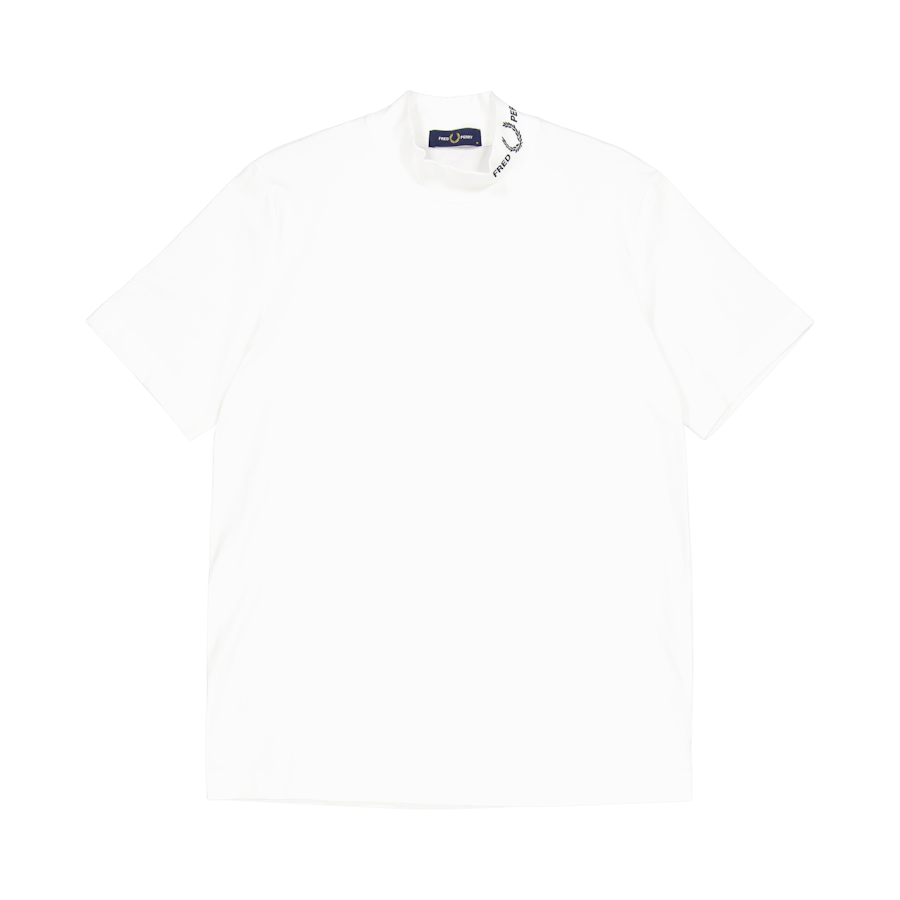 Fred Perry Branded Collar Tee 129