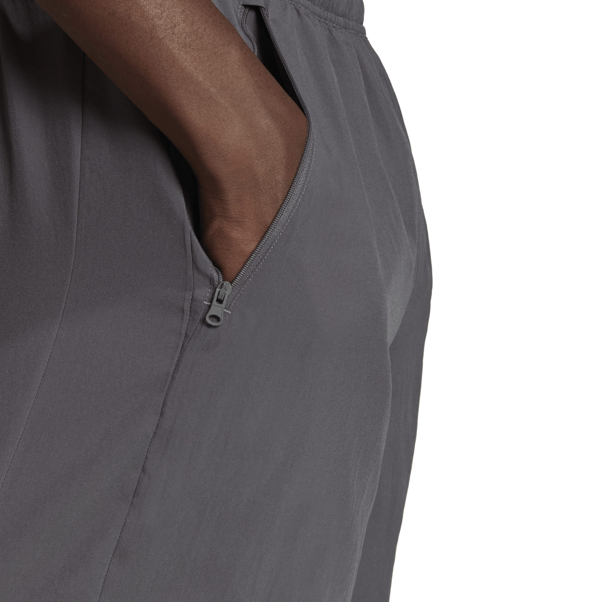Train Essentials Woven Training Shorts Grey Five / Black - Bild 4