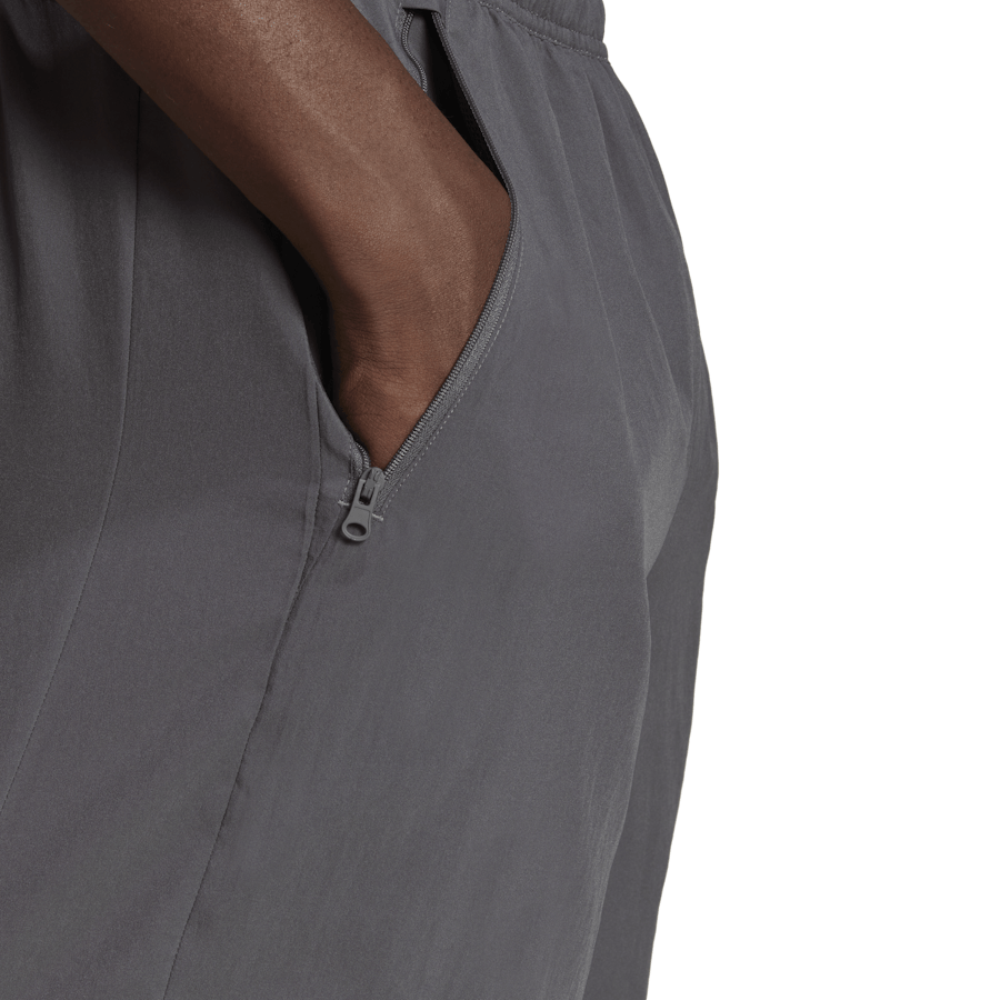 Train Essentials Woven Training Shorts Grey Five / Black - Bild 4