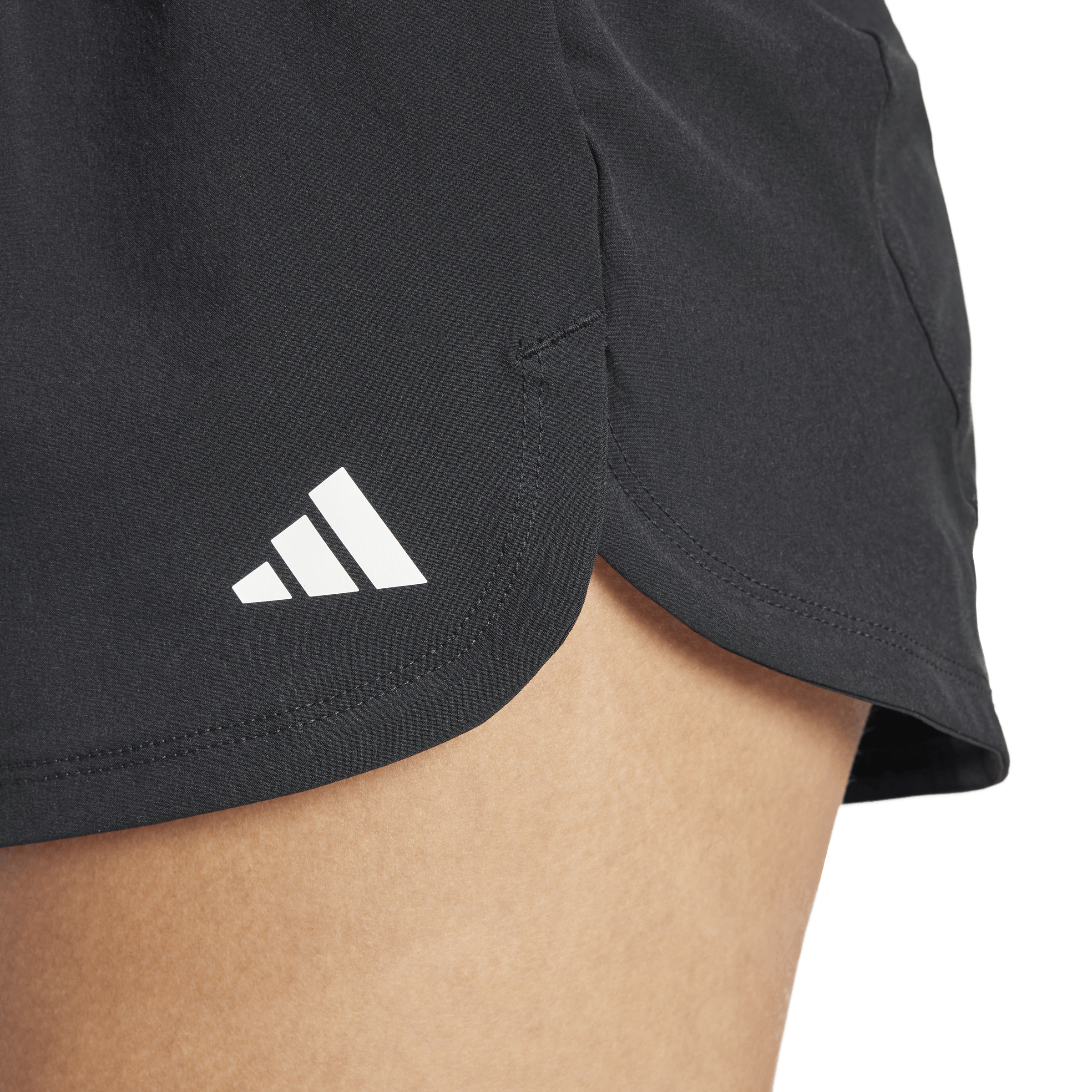 Pacer Woven Stretch Training Maternity Shorts Black / White - Bild 5