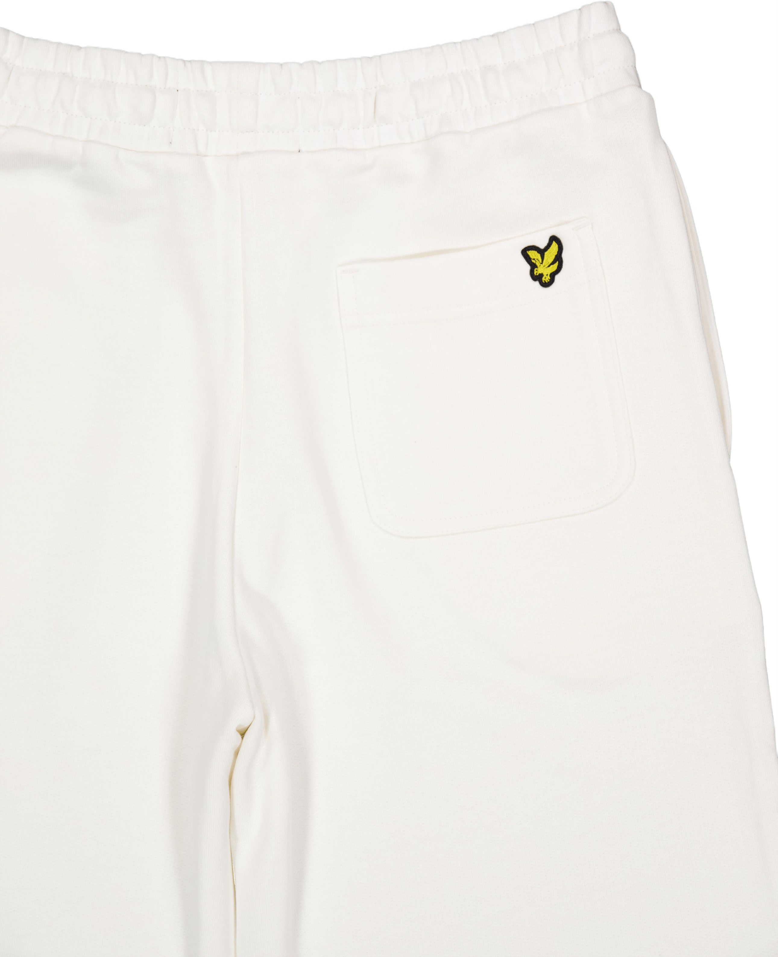 Club Emblem Sweat Short X157 Chalk - Bild 4