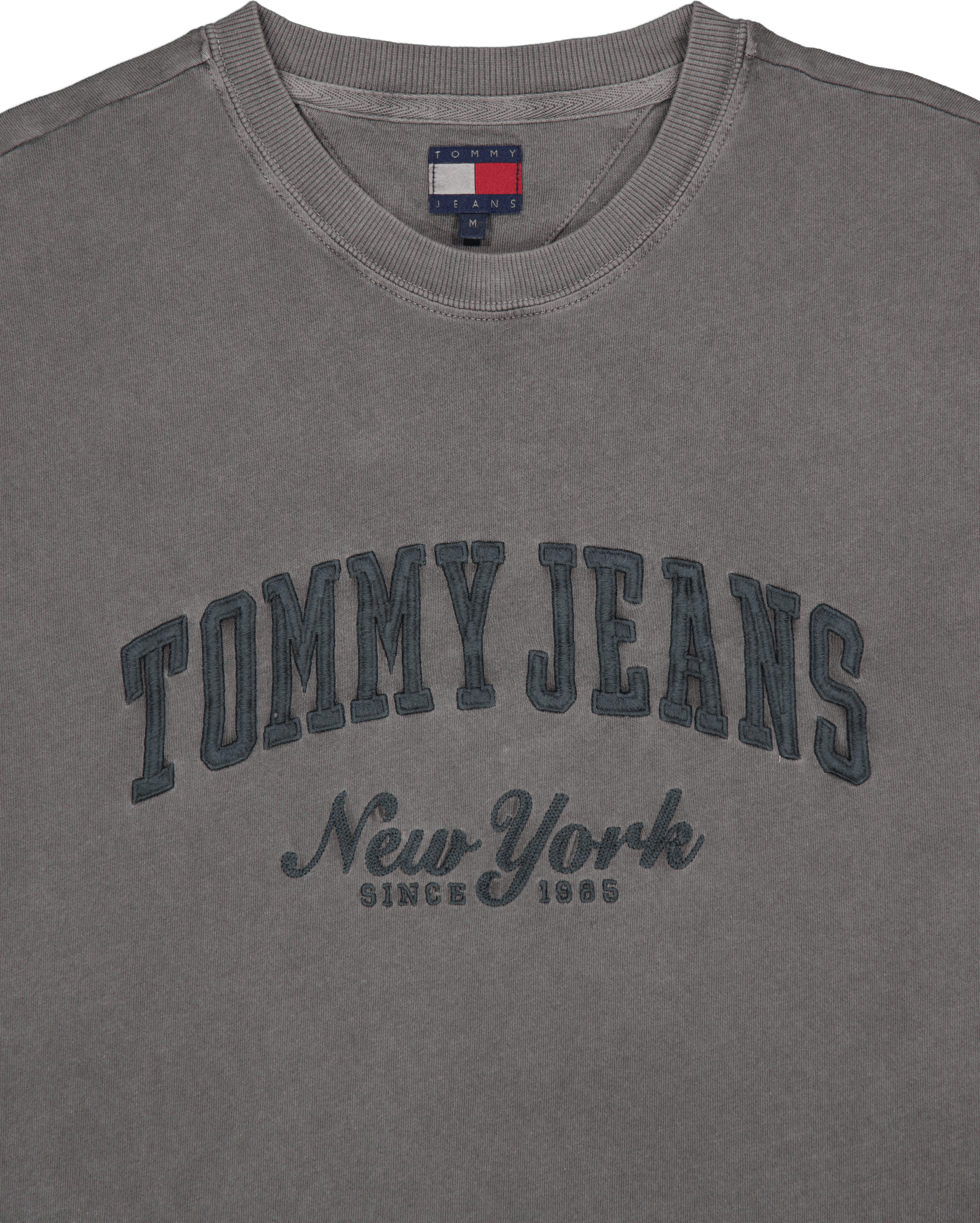 Tjm Reg Vintage Varsity Tee Black - Bild 3