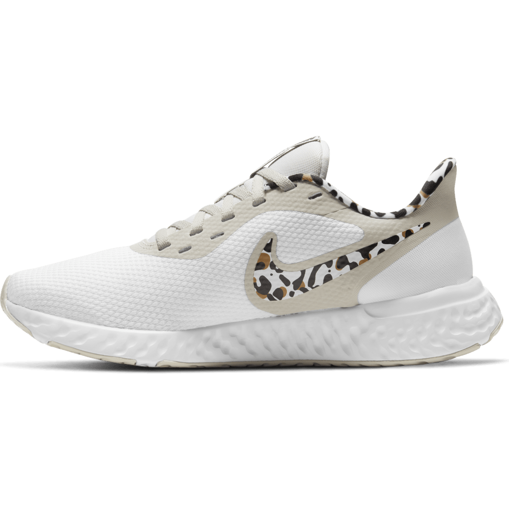 nike revolution 5 white gold