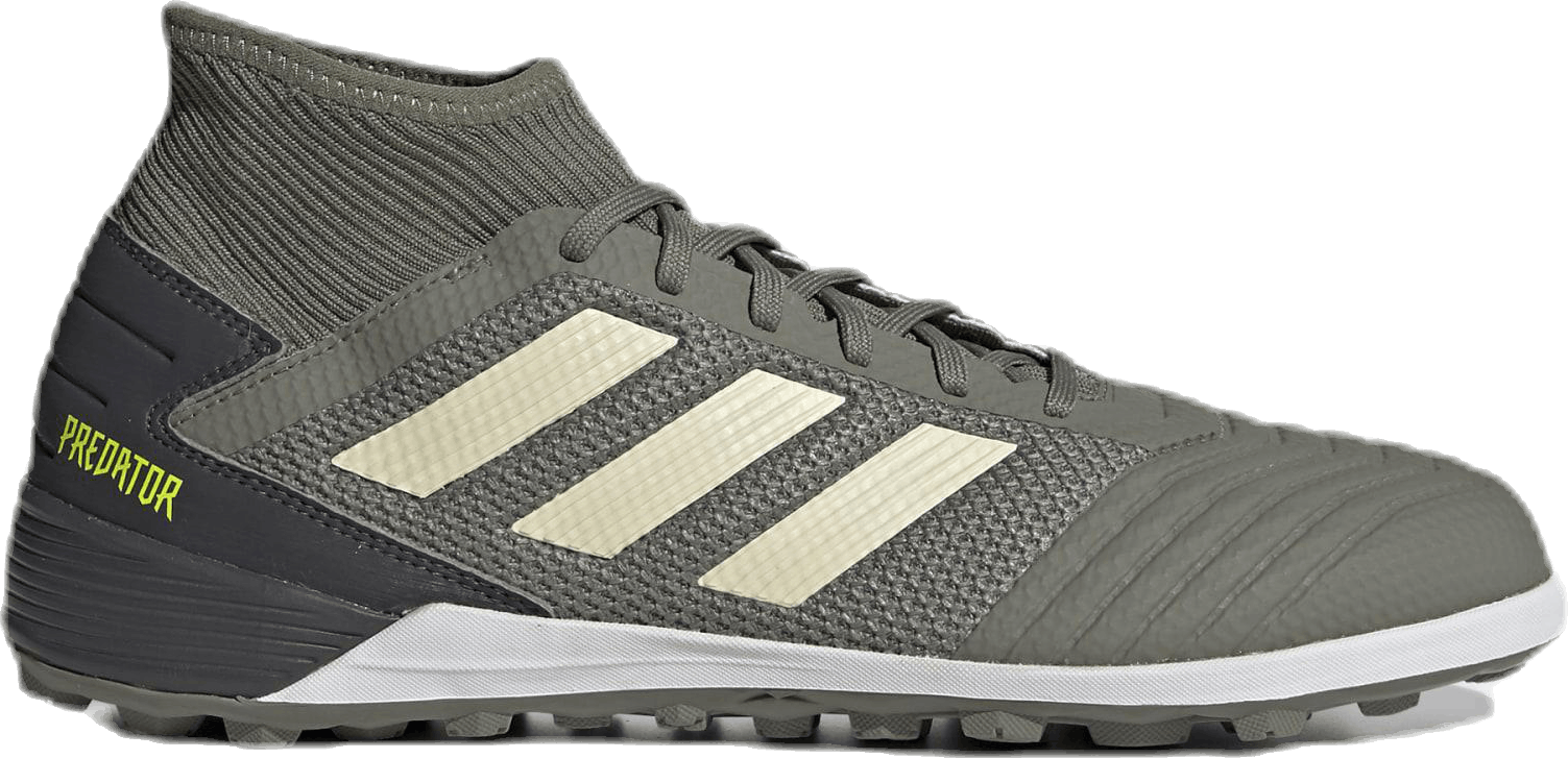 predator 19.3 turf boots