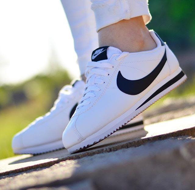 Kjøp Nike Classic Cortez Leather Whiteblack sko Online Kjøp Nike Classic Cortez Leather Whiteblack sko Online