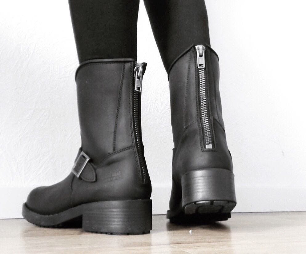 Köp Johnny Bulls Low Boot Zip Back BlackSilver Skor Online Köp Johnny Bulls Low Boot Zip Back BlackSilver Skor Online