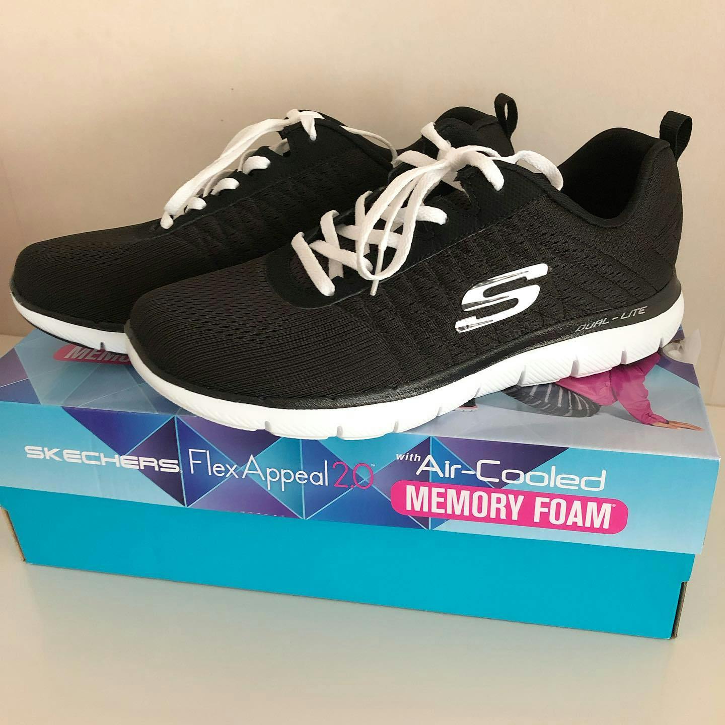 skechers dam rea