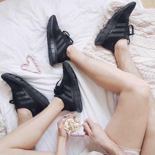Osta adidas Originals Swift Run Core BlackUtility Black F16 Osta adidas Originals Swift Run Core BlackUtility Black F16